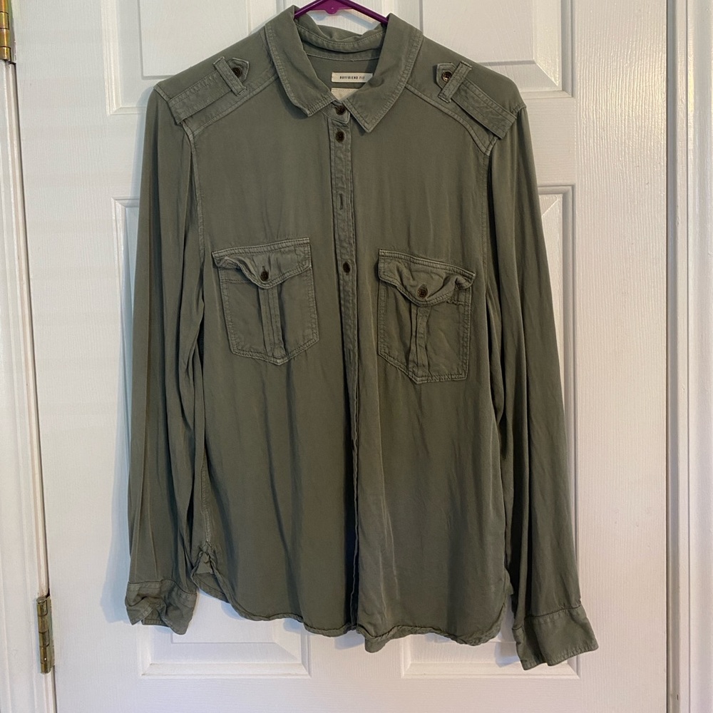 American Eagle Olive Button Up Size M